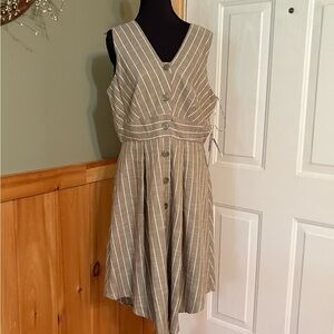 Luxology White and Olive Green Ruched Sleeveless Sundress NWT
